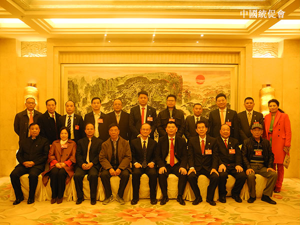 20170303会见列席政协会代表.jpg