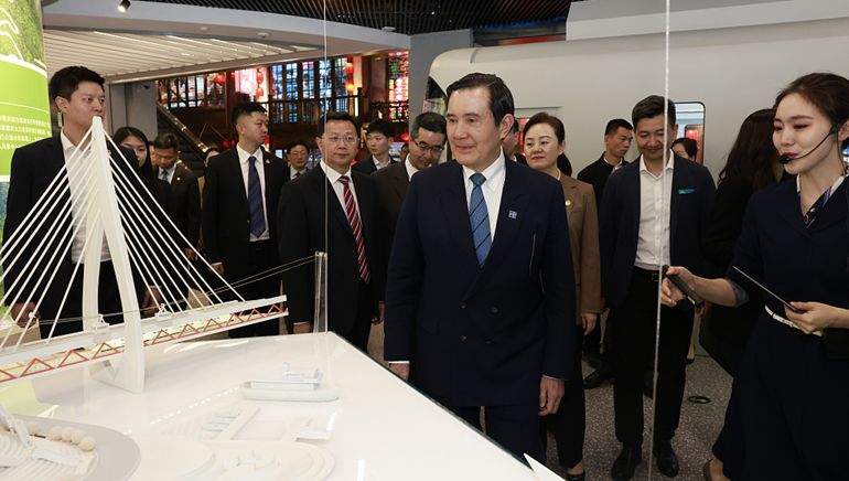 【封面】国台办：2024年同台湾有关政党、团体和代表性人士保持良性互动取得积极成果_副本.jpg