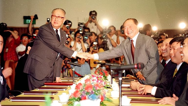 国台办：承认“九二共识” 两岸两会才能重启对话协商机制_副本.jpg