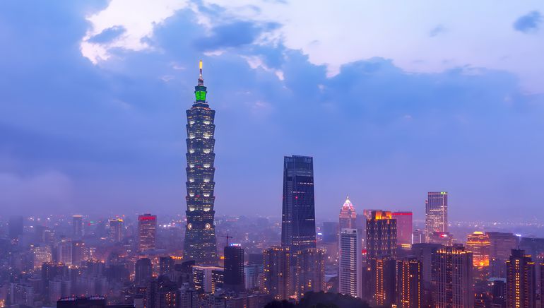 台湾社会掀起一股人员资产“出走潮” 国台办回应_副本.jpg