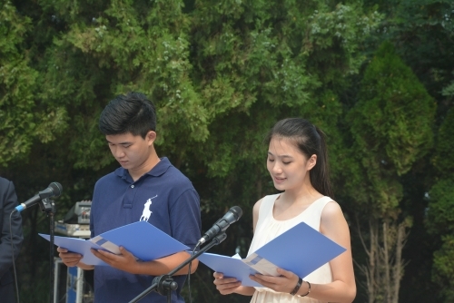 两岸学生代表朗诵祭文 两岸学生代表朗诵祭文