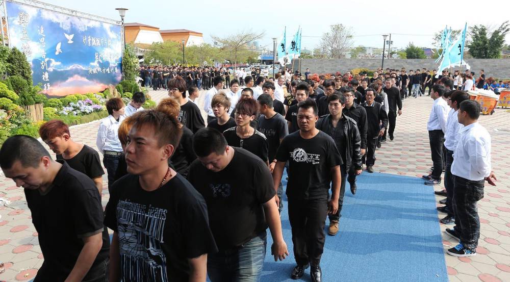 台湾监狱劫案主谋出殡 上千黑帮兄弟送行