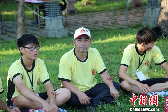 台湾嘉义观音大士爷巨型风筝飞上天 象征两岸和合一家人